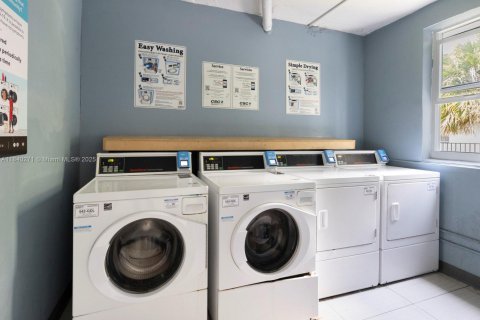 Apartamento en alquiler en Coral Springs, Florida, 1 dormitorio, 83.61 m2 № 1936167 - foto 4