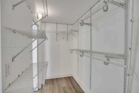 Снять в аренду кондоминиум в Майами, Флорида 2 спальни, 95.69м2, № 2036593 - фото 25