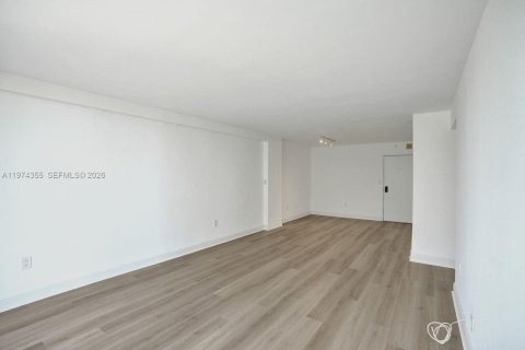 Снять в аренду кондоминиум в Майами, Флорида 2 спальни, 95.69м2, № 2036593 - фото 7