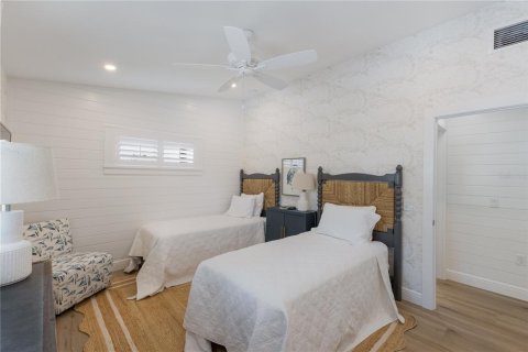 House in Anna Maria, Florida 3 bedrooms, 156.08 sq.m. № 2203563 - photo 18