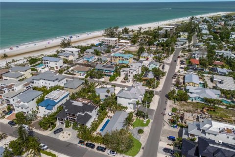 House in Anna Maria, Florida 3 bedrooms, 156.08 sq.m. № 2203563 - photo 29