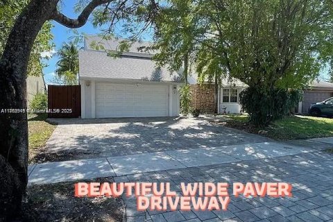 Villa ou maison à vendre à Homestead, Floride: 4 chambres, 209.96 m2 № 1895247 - photo 2