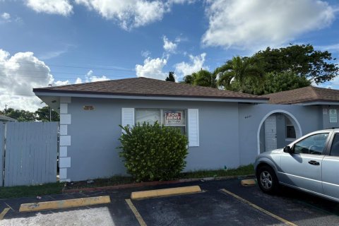 Apartamento en alquiler en Lauderdale Lakes, Florida, 1 dormitorio, 74.32 m2 № 2077590 - foto 11