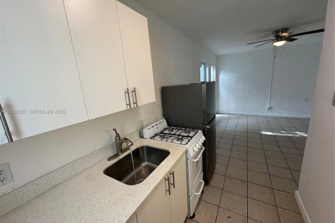 Apartment in Miami, Florida 400.97 sq.m. № 2067983 - photo 4