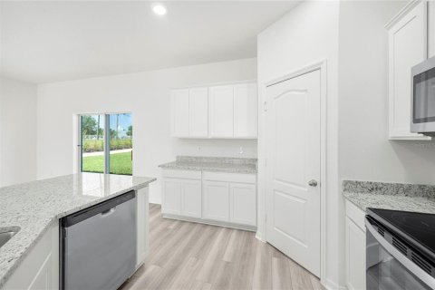 House in Babson Park, Florida 3 bedrooms, 135.92 sq.m. № 2137892 - photo 6