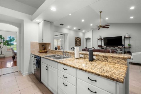 Casa en venta en Dade City, Florida, 4 dormitorios, 290.23 m2 № 1904079 - foto 21