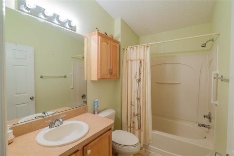 House in The Villages, Florida 2 bedrooms, 107.4 sq.m. № 1586455 - photo 17
