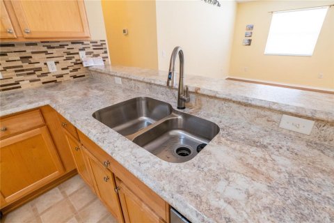 House in The Villages, Florida 2 bedrooms, 107.4 sq.m. № 1586455 - photo 13