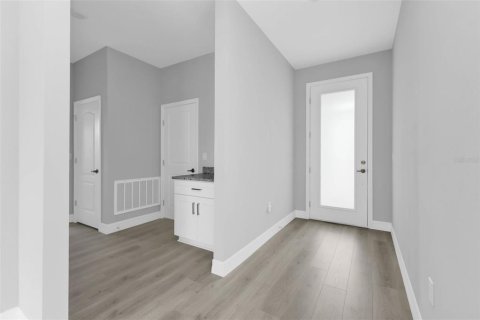 Villa ou maison à louer à Port Charlotte, Floride: 4 chambres, 194.35 m2 № 2383880 - photo 2