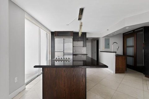 Condo in Miami Beach, Florida, 2 bedrooms  № 2241944 - photo 6