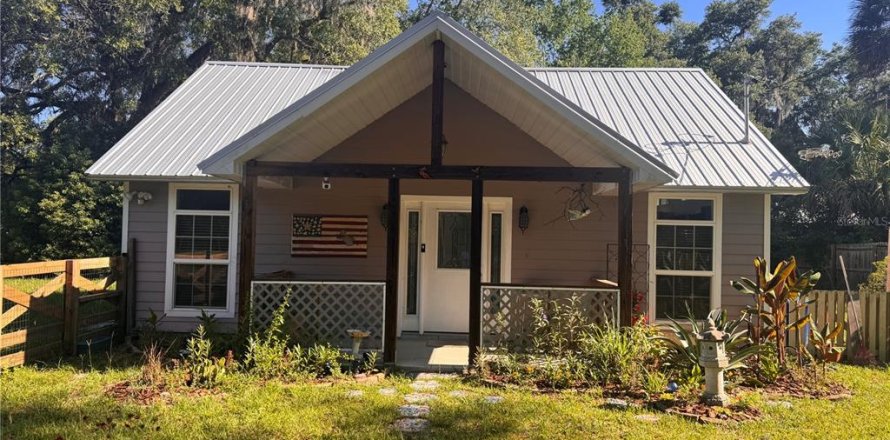 House in Melrose, Florida 2 bedrooms, 74.32 sq.m. № 2101299