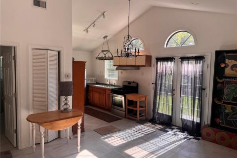 House in Melrose, Florida 2 bedrooms, 74.32 sq.m. № 2101299 - photo 6