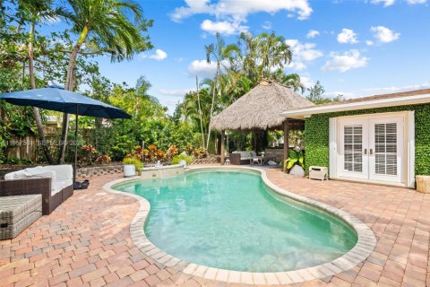 House in Pompano Beach, Florida 2 bedrooms, 122.45 sq.m. № 2011127 - photo 14