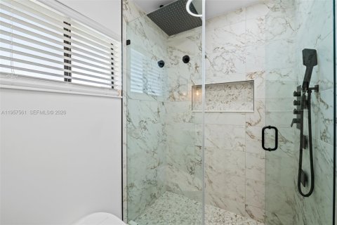 House in Pompano Beach, Florida 2 bedrooms, 122.45 sq.m. № 2011127 - photo 28