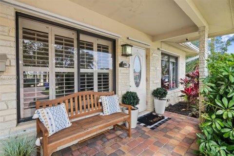 House in Pompano Beach, Florida 2 bedrooms, 122.45 sq.m. № 2011127 - photo 6