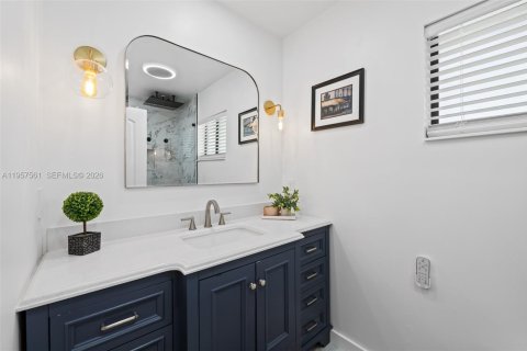 House in Pompano Beach, Florida 2 bedrooms, 122.45 sq.m. № 2011127 - photo 27