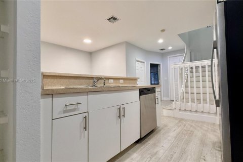 Touwnhouse à vendre à North Lauderdale, Floride: 3 chambres, 118.91 m2 № 1945284 - photo 25