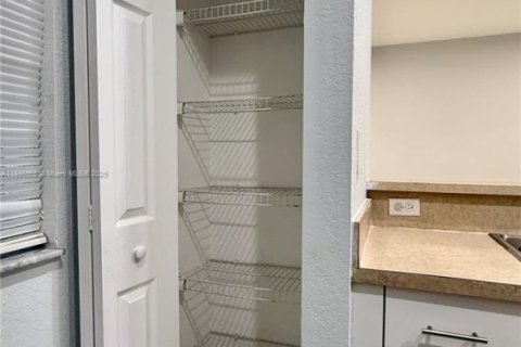 Touwnhouse à vendre à North Lauderdale, Floride: 3 chambres, 118.91 m2 № 1945284 - photo 23