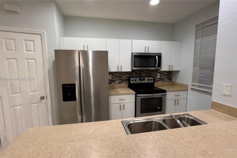 Touwnhouse à vendre à North Lauderdale, Floride: 3 chambres, 118.91 m2 № 1945284 - photo 19