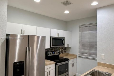 Touwnhouse à vendre à North Lauderdale, Floride: 3 chambres, 118.91 m2 № 1945284 - photo 15