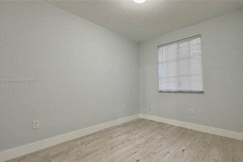 Touwnhouse à vendre à North Lauderdale, Floride: 3 chambres, 118.91 m2 № 1945284 - photo 6
