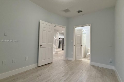 Touwnhouse à vendre à North Lauderdale, Floride: 3 chambres, 118.91 m2 № 1945284 - photo 4