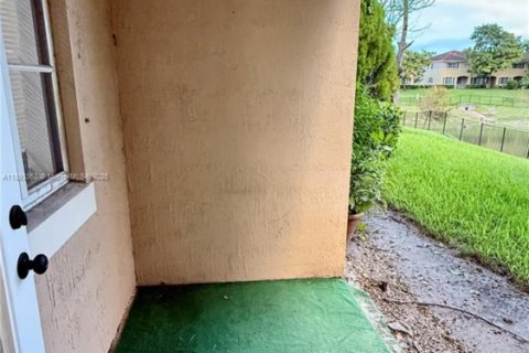 Touwnhouse à vendre à North Lauderdale, Floride: 3 chambres, 118.91 m2 № 1945284 - photo 16