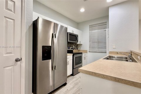 Touwnhouse à vendre à North Lauderdale, Floride: 3 chambres, 118.91 m2 № 1945284 - photo 20