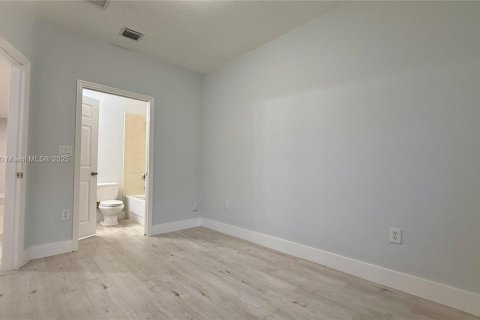 Touwnhouse à vendre à North Lauderdale, Floride: 3 chambres, 118.91 m2 № 1945284 - photo 7
