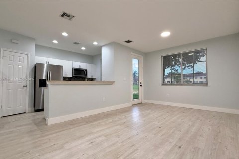 Touwnhouse à vendre à North Lauderdale, Floride: 3 chambres, 118.91 m2 № 1945284 - photo 1