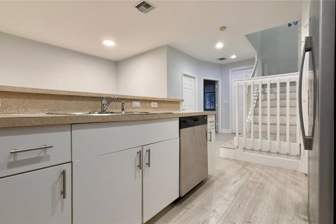 Touwnhouse à vendre à North Lauderdale, Floride: 3 chambres, 118.91 m2 № 1945284 - photo 24
