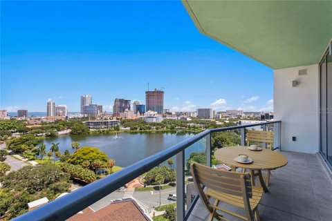Condominio en alquiler en Saint Petersburg, Florida, 2 dormitorios, 162.86 m2 № 1907948 - foto 1