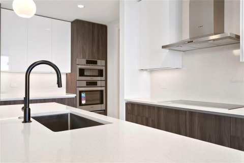 Condo in Saint Petersburg, Florida, 2 bedrooms  № 1907948 - photo 24