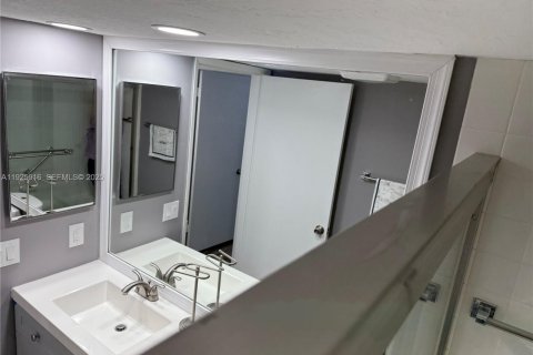 Купить кондоминиум в Коконат Крик, Флорида 2 спальни, 89.37м2, № 1984445 - фото 15