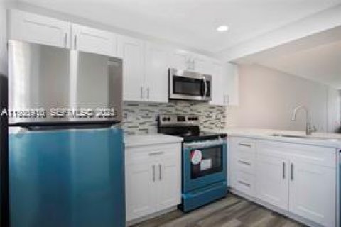 Купить кондоминиум в Коконат Крик, Флорида 2 спальни, 89.37м2, № 1984445 - фото 14