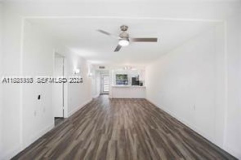 Купить кондоминиум в Коконат Крик, Флорида 2 спальни, 89.37м2, № 1984445 - фото 28