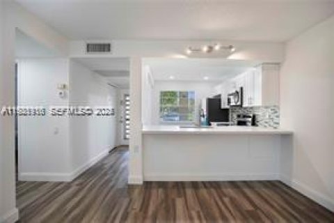 Купить кондоминиум в Коконат Крик, Флорида 2 спальни, 89.37м2, № 1984445 - фото 19