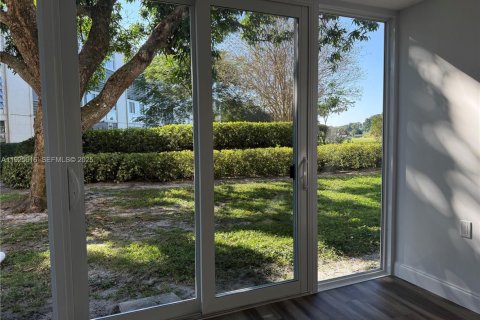 Condominio en venta en Coconut Creek, Florida, 2 dormitorios, 89.37 m2 № 1984445 - foto 4