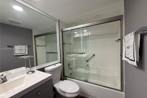 Купить кондоминиум в Коконат Крик, Флорида 2 спальни, 89.37м2, № 1984445 - фото 23