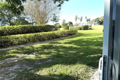 Condominio en venta en Coconut Creek, Florida, 2 dormitorios, 89.37 m2 № 1984445 - foto 10