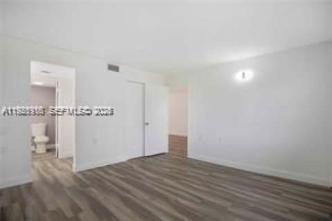 Купить кондоминиум в Коконат Крик, Флорида 2 спальни, 89.37м2, № 1984445 - фото 24