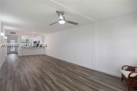 Купить кондоминиум в Коконат Крик, Флорида 2 спальни, 89.37м2, № 1984445 - фото 27