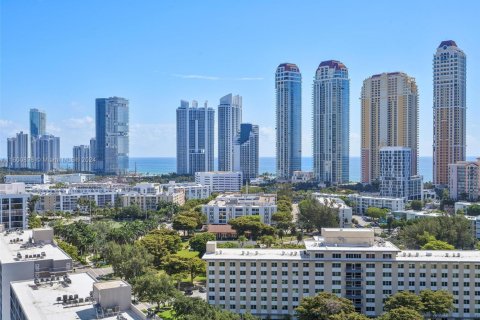 Купить кондоминиум в Санни-Айлс-Бич, Флорида 2 спальни, 118.45м2, № 1959619 - фото 8