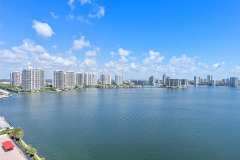 Купить кондоминиум в Санни-Айлс-Бич, Флорида 2 спальни, 118.45м2, № 1959619 - фото 3