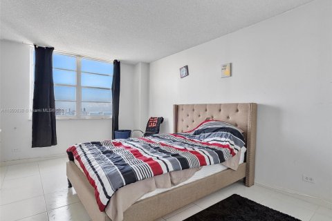 Купить кондоминиум в Санни-Айлс-Бич, Флорида 2 спальни, 118.45м2, № 1959619 - фото 21