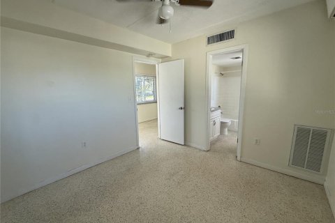 Appartement à louer à Redington Shores, Floride: 1 chambre, 40.88 m2 № 2426894 - photo 7