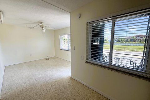 Appartement à louer à Redington Shores, Floride: 1 chambre, 40.88 m2 № 2426894 - photo 4