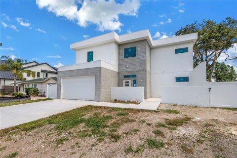 House in Sarasota, Florida 6 bedrooms, 341.6 sq.m. № 1803899 - photo 4