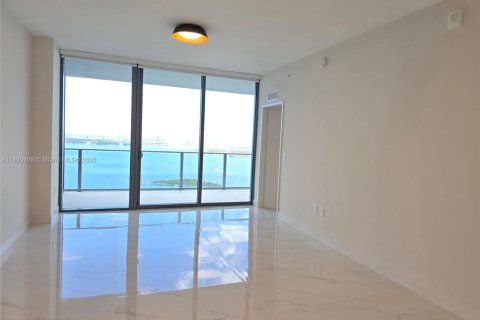 Condominio en alquiler en Miami, Florida, 1 dormitorio, 114.73 m2 № 1943598 - foto 28