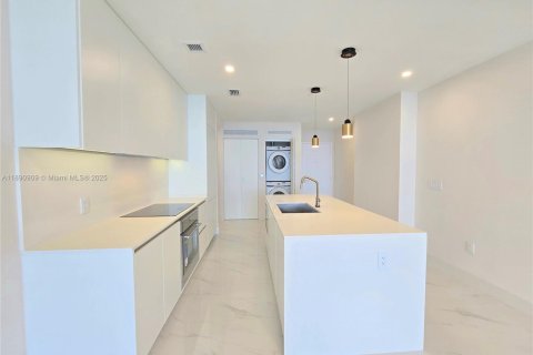 Condominio en alquiler en Miami, Florida, 1 dormitorio, 114.73 m2 № 1943598 - foto 22